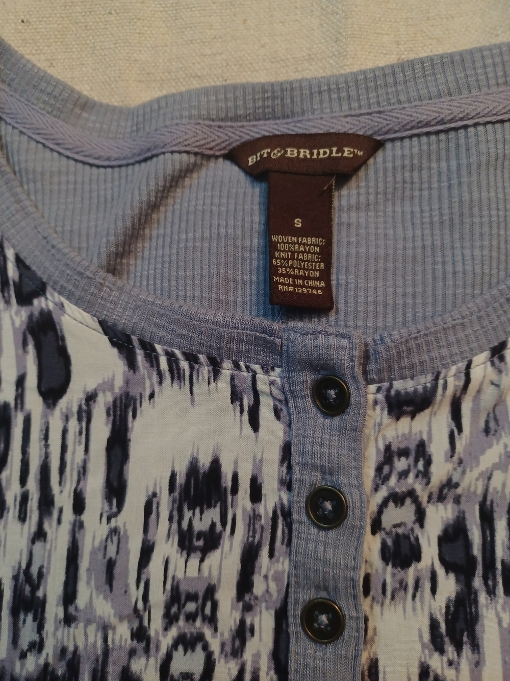 Bit & Bridle Printed Henley Top Women's Size Small - Picture 2 of 7